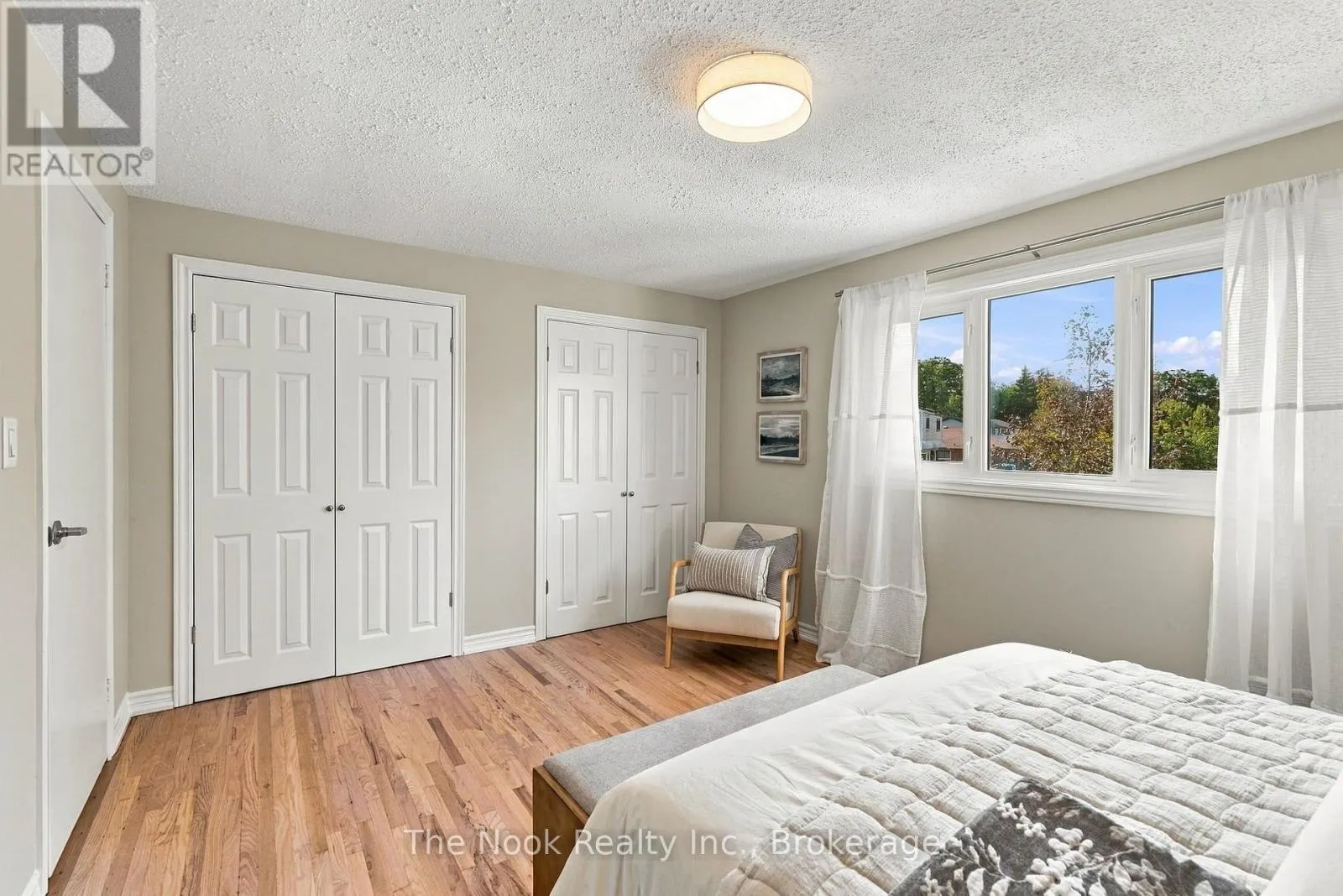 456 HARCOURT DRIVE