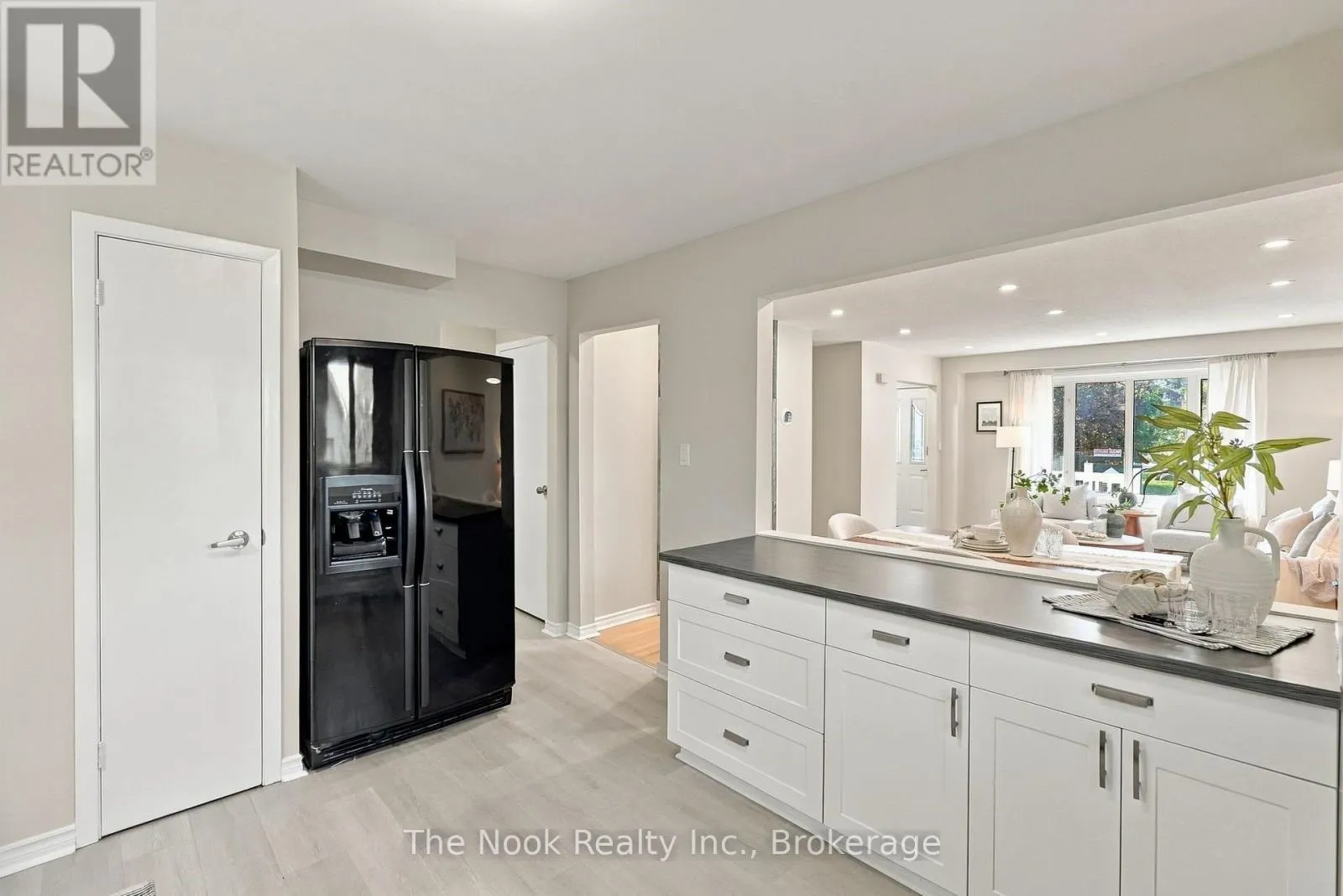 456 HARCOURT DRIVE