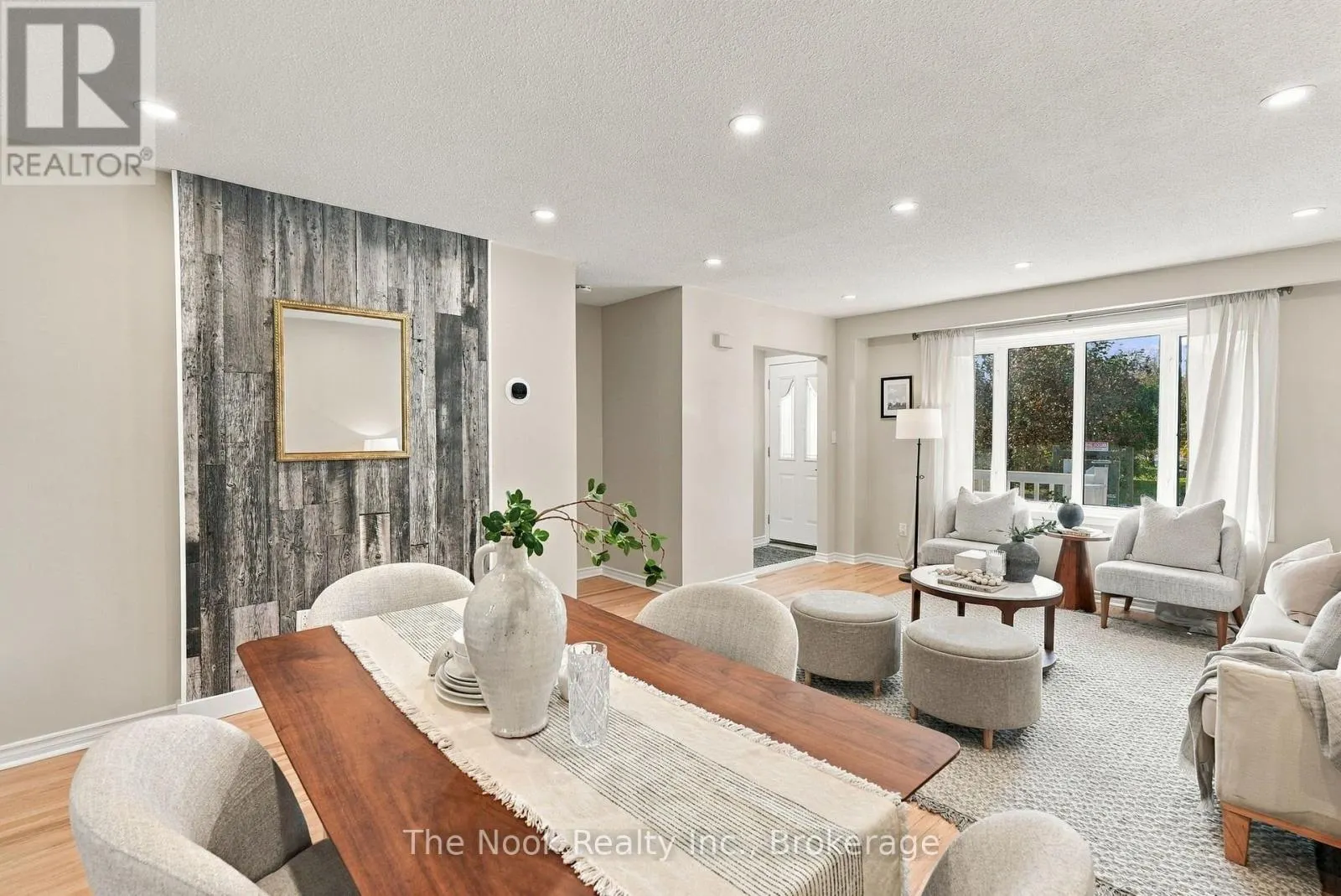 456 HARCOURT DRIVE