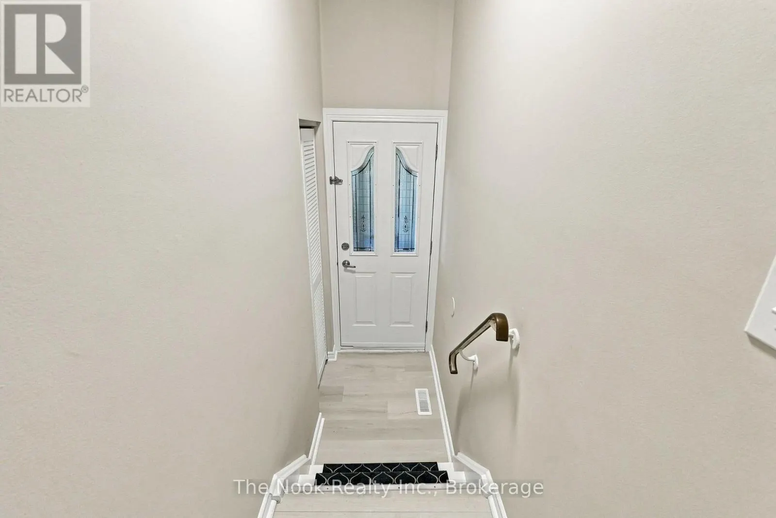 456 HARCOURT DRIVE