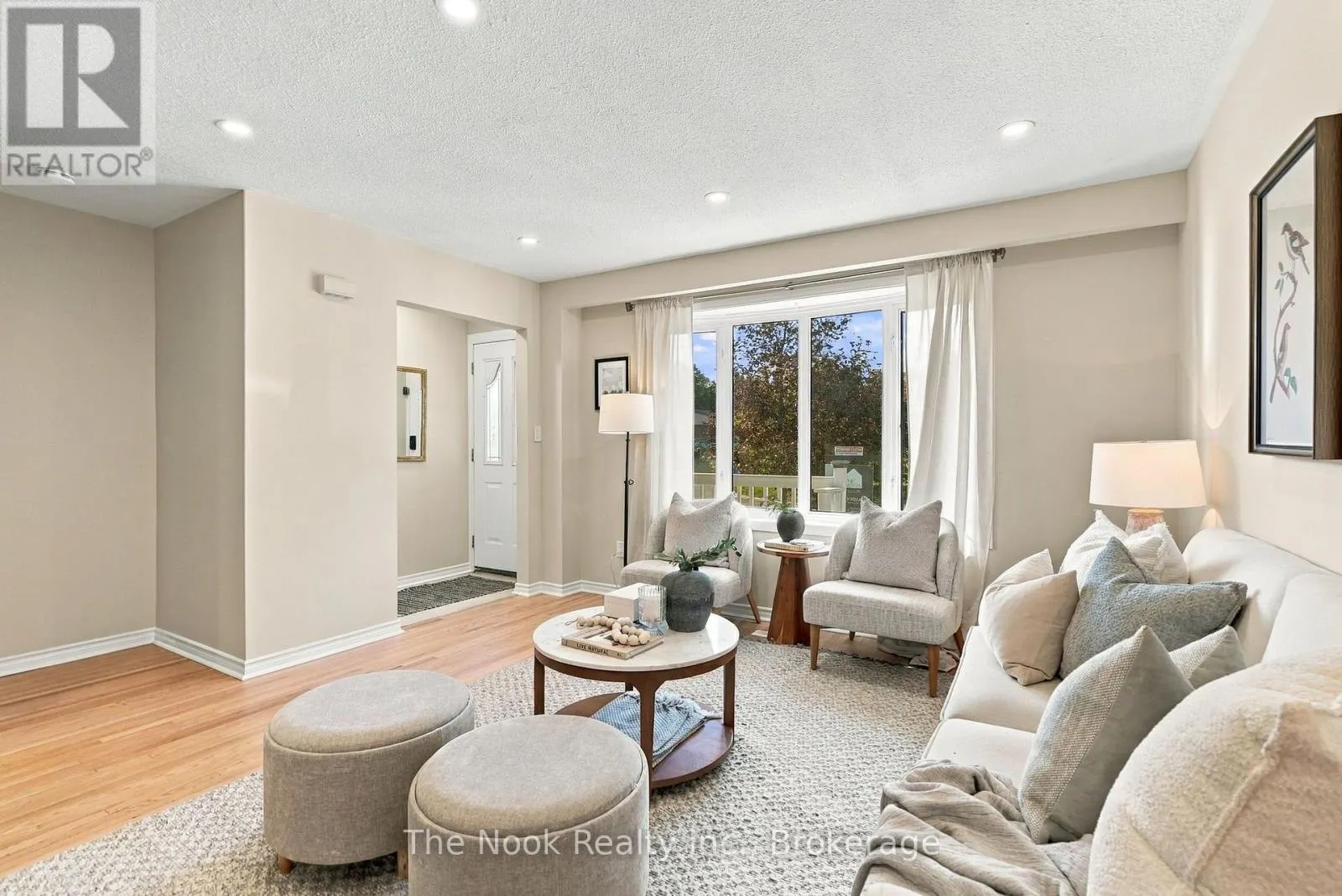 456 HARCOURT DRIVE