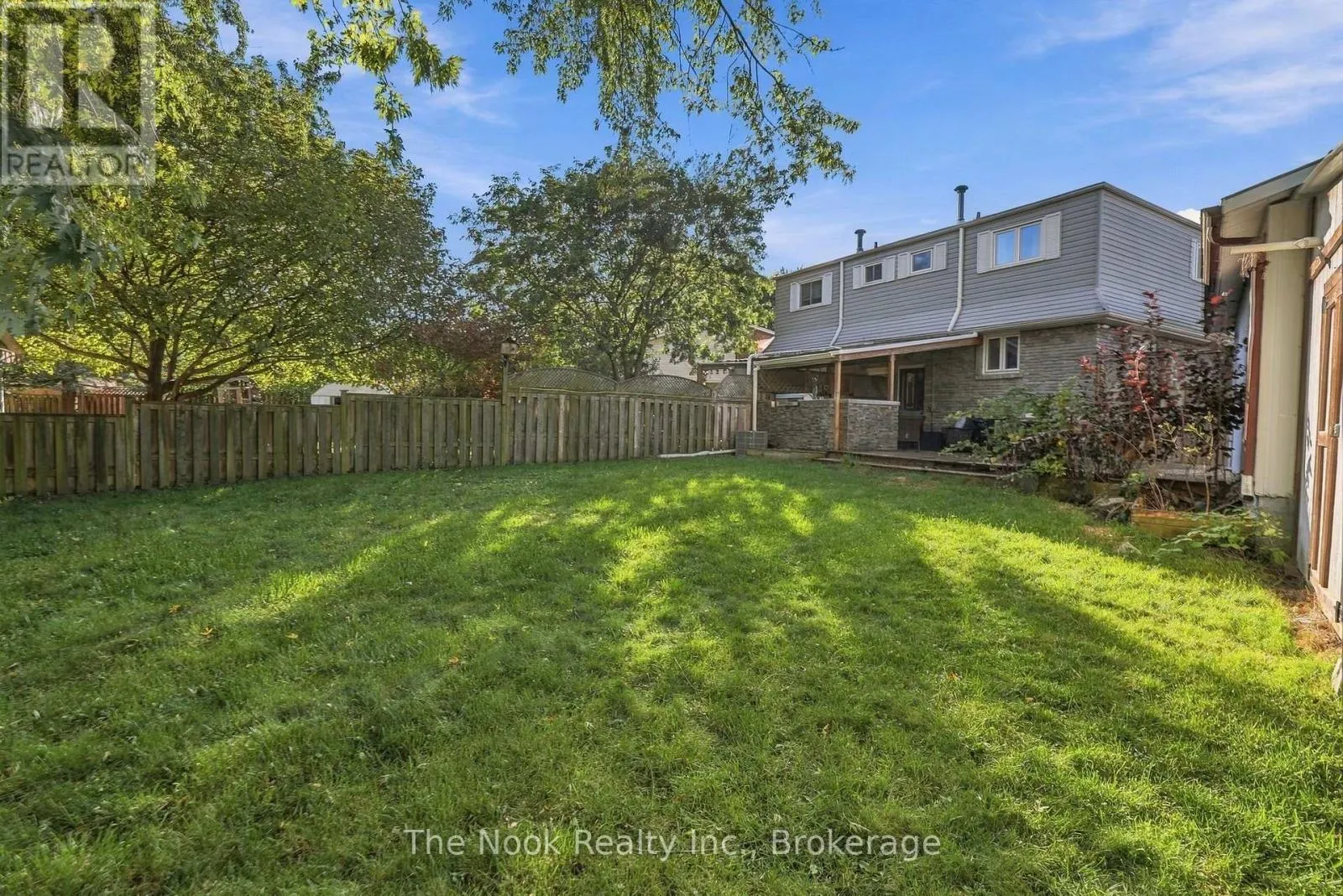 456 HARCOURT DRIVE