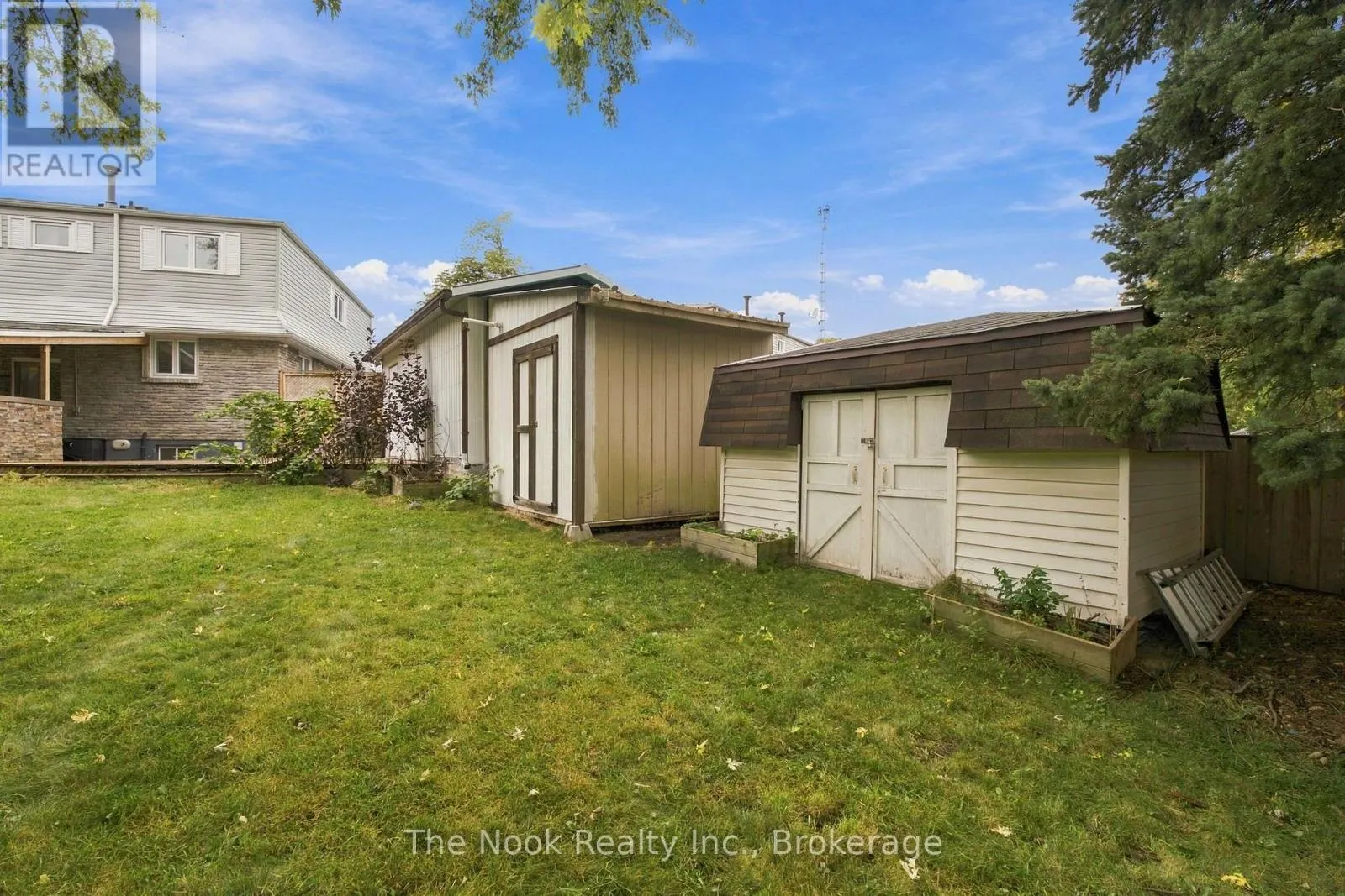 456 HARCOURT DRIVE