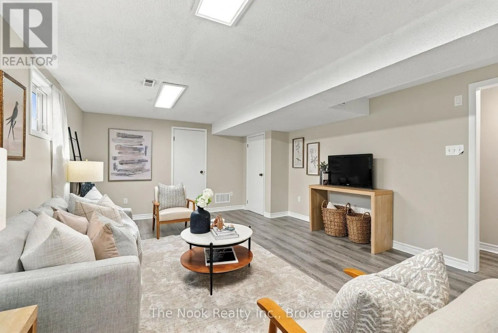 456 HARCOURT DRIVE