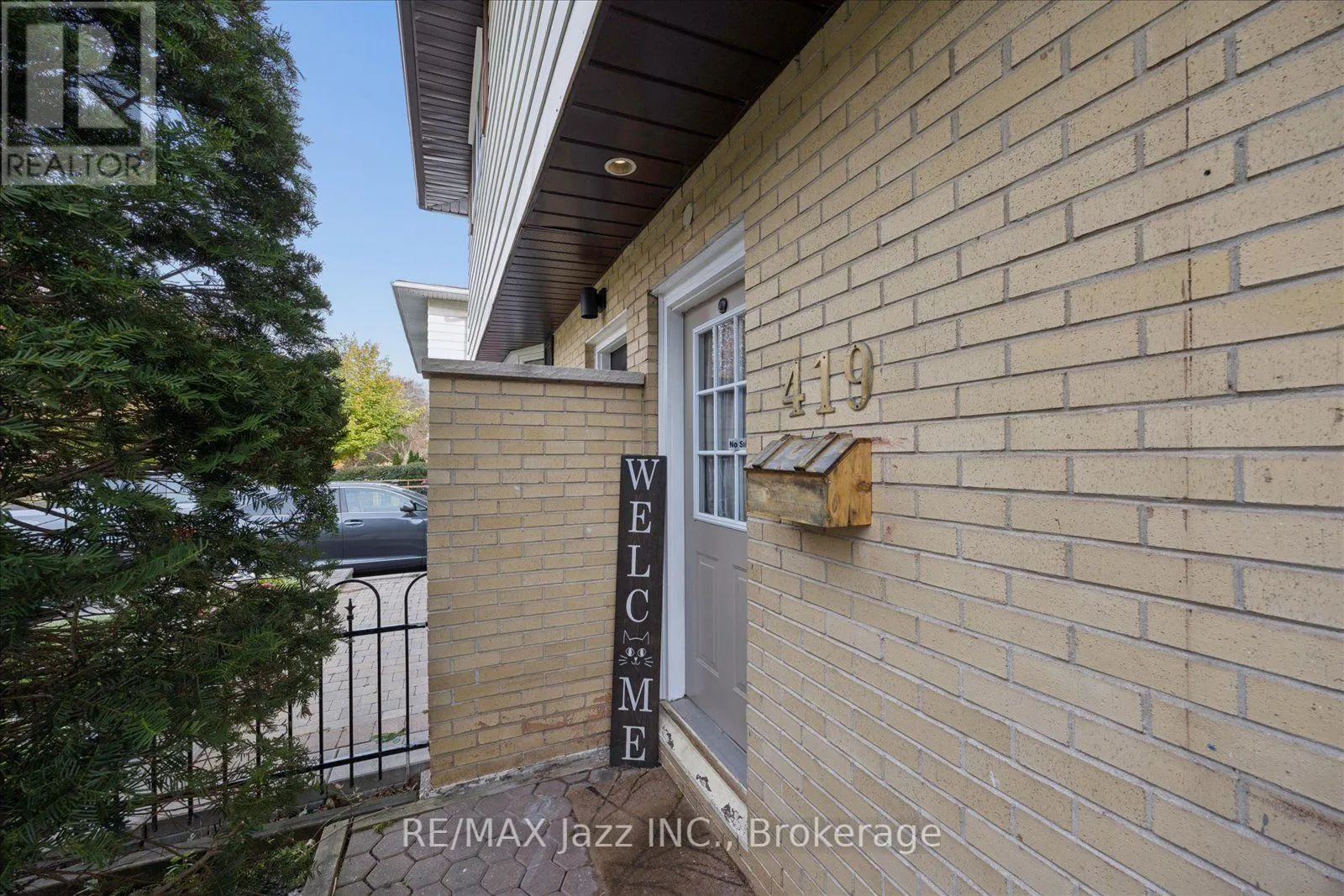 419 MAPLEWOOD DRIVE