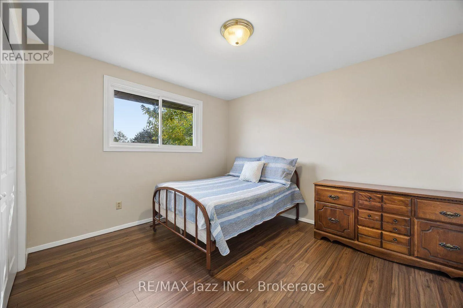 419 MAPLEWOOD DRIVE