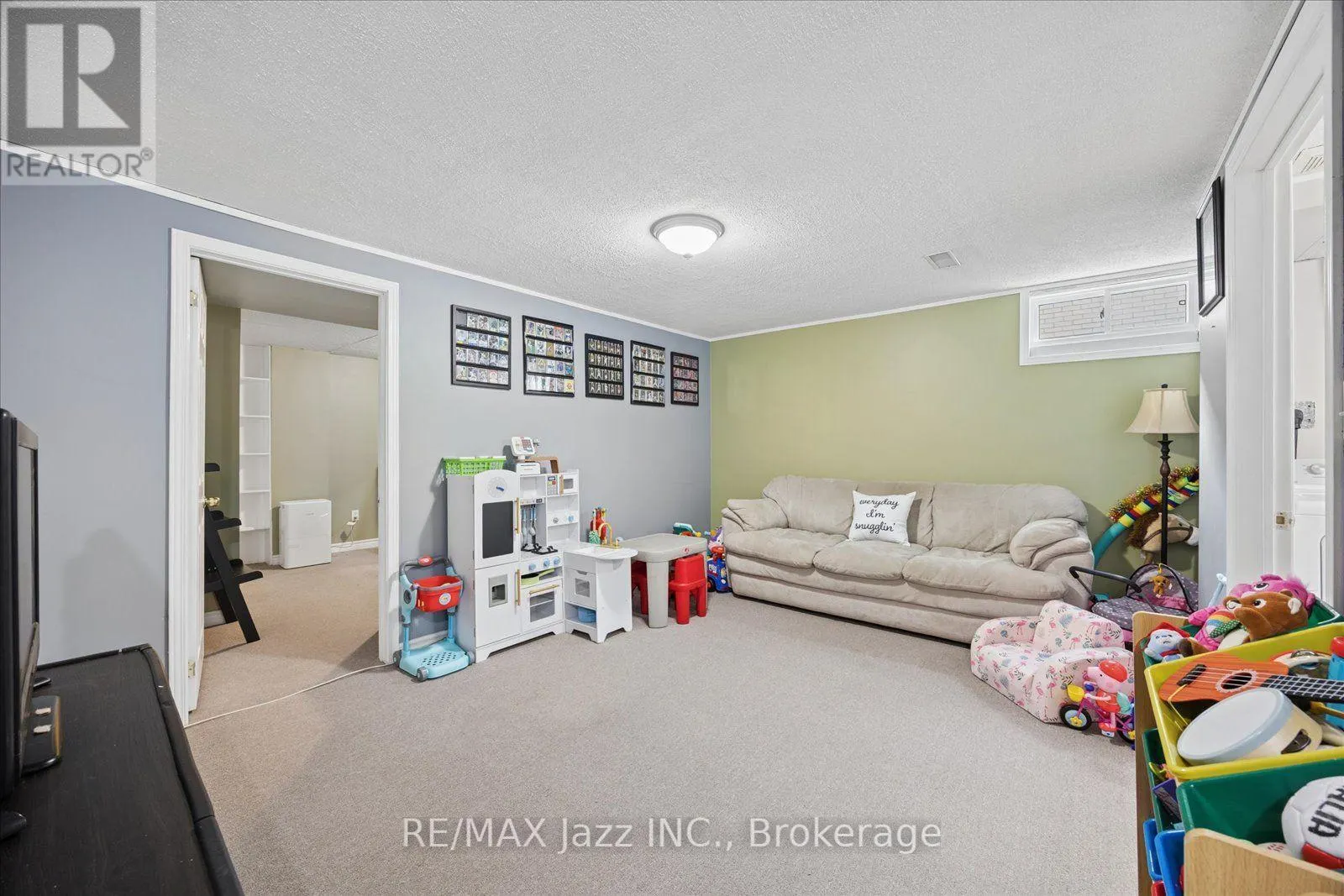 419 MAPLEWOOD DRIVE