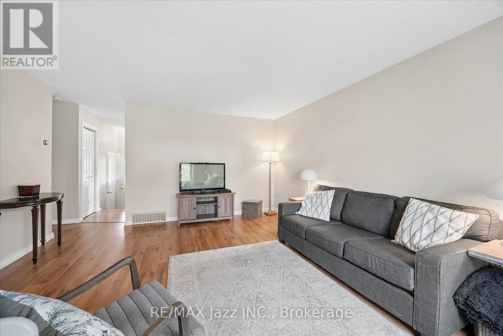 419 MAPLEWOOD DRIVE