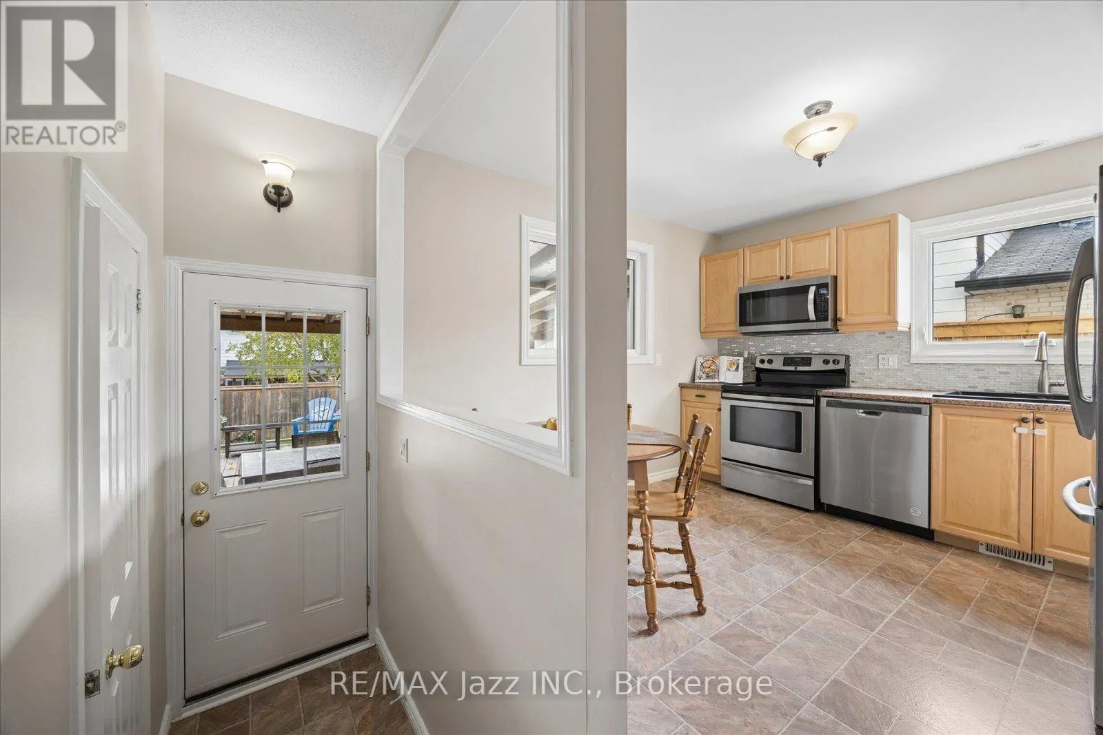 419 MAPLEWOOD DRIVE