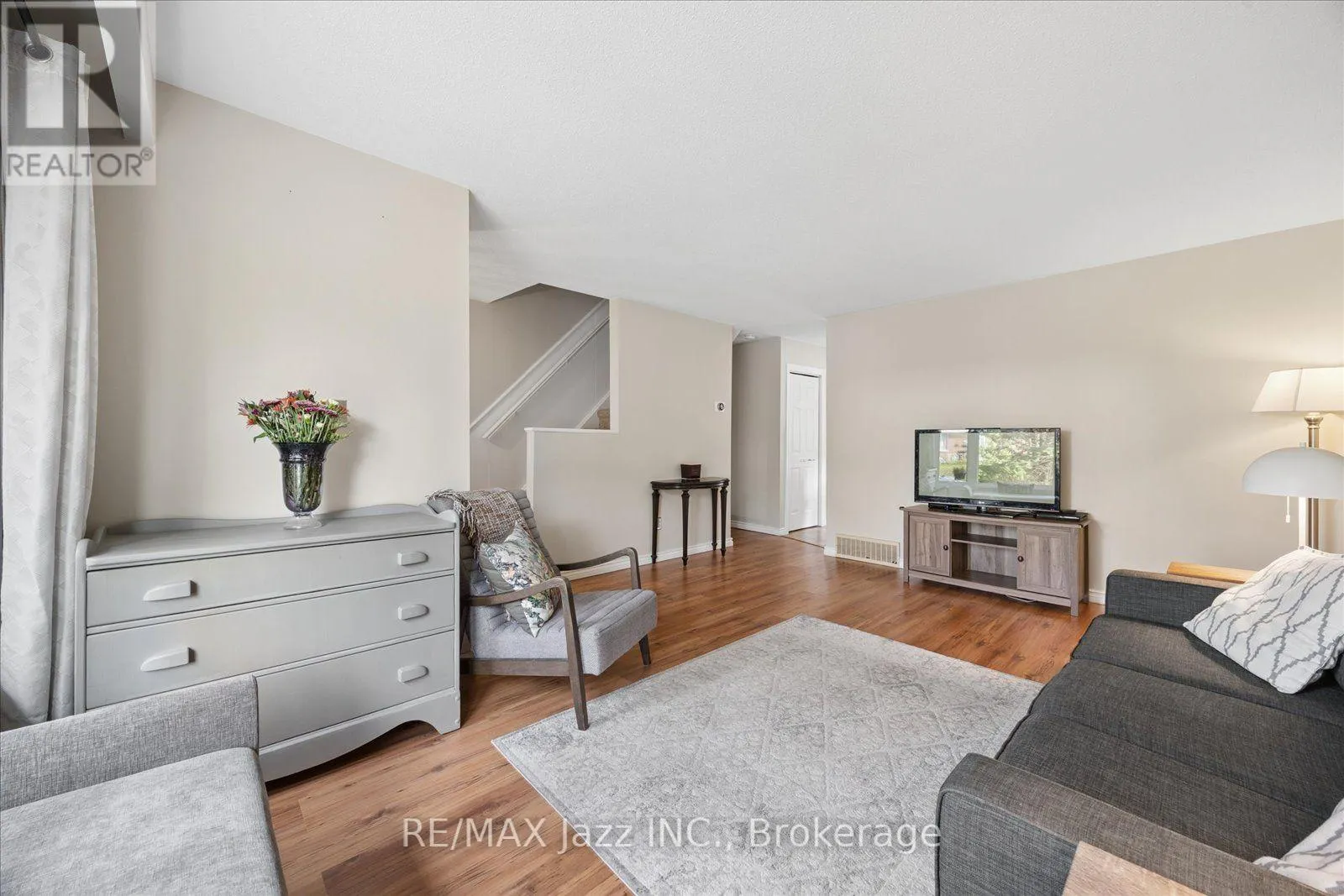 419 MAPLEWOOD DRIVE