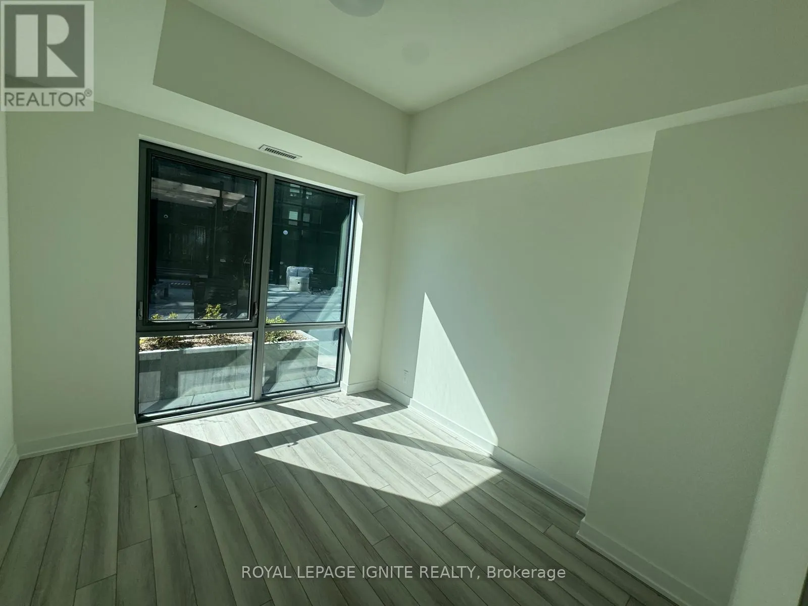 701 - 51 CLARINGTON BOULEVARD