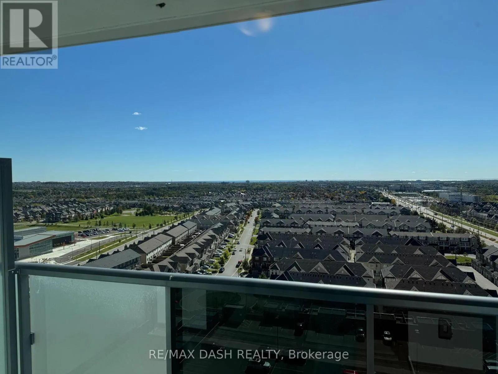 1622 - 2545 SIMCOE STREET N