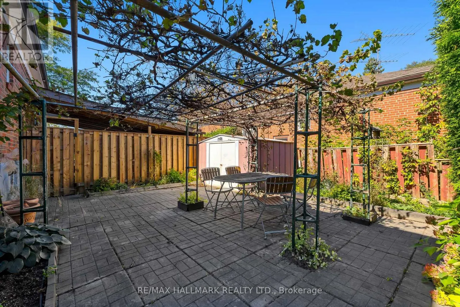3 ARMADA COURT