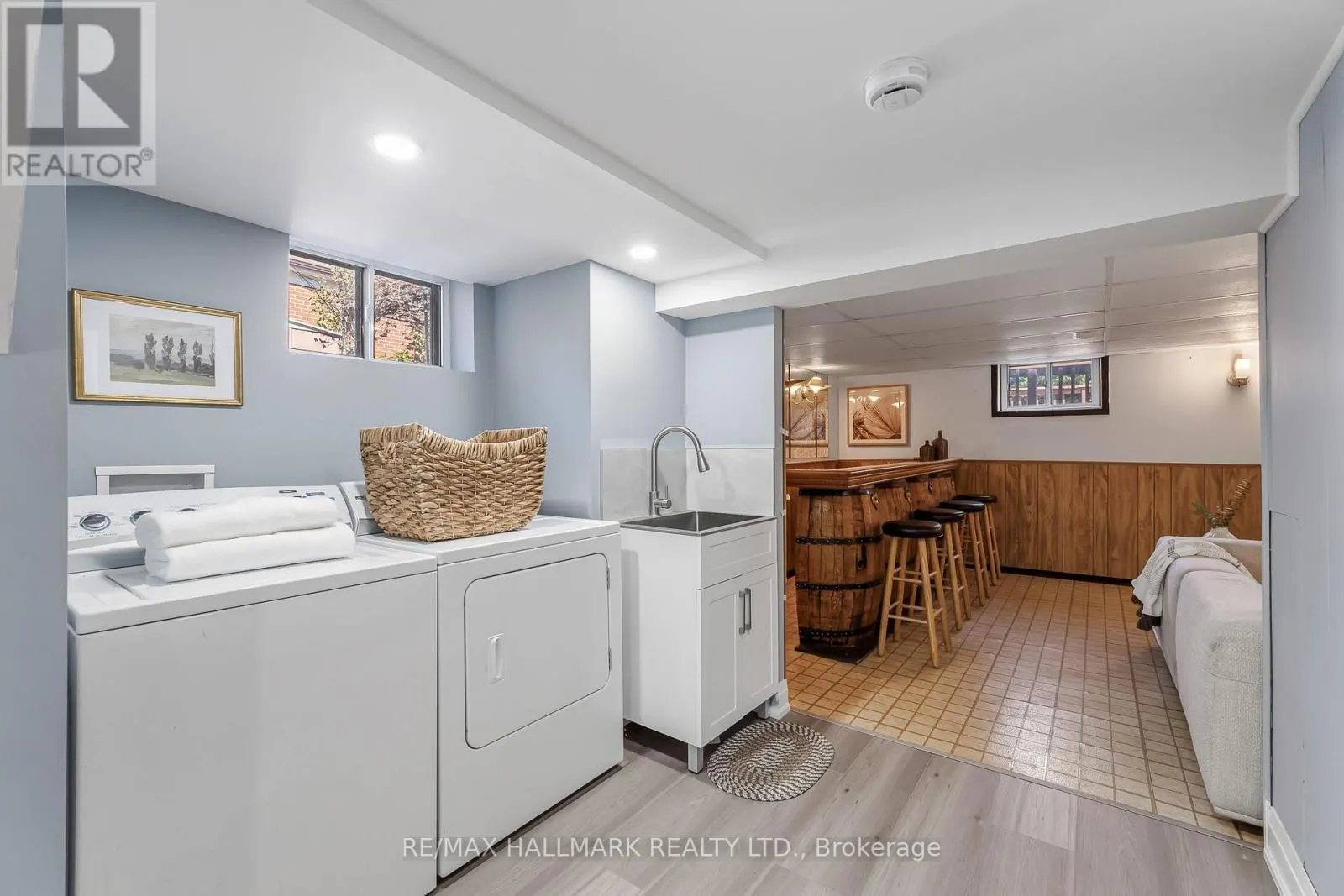 3 ARMADA COURT