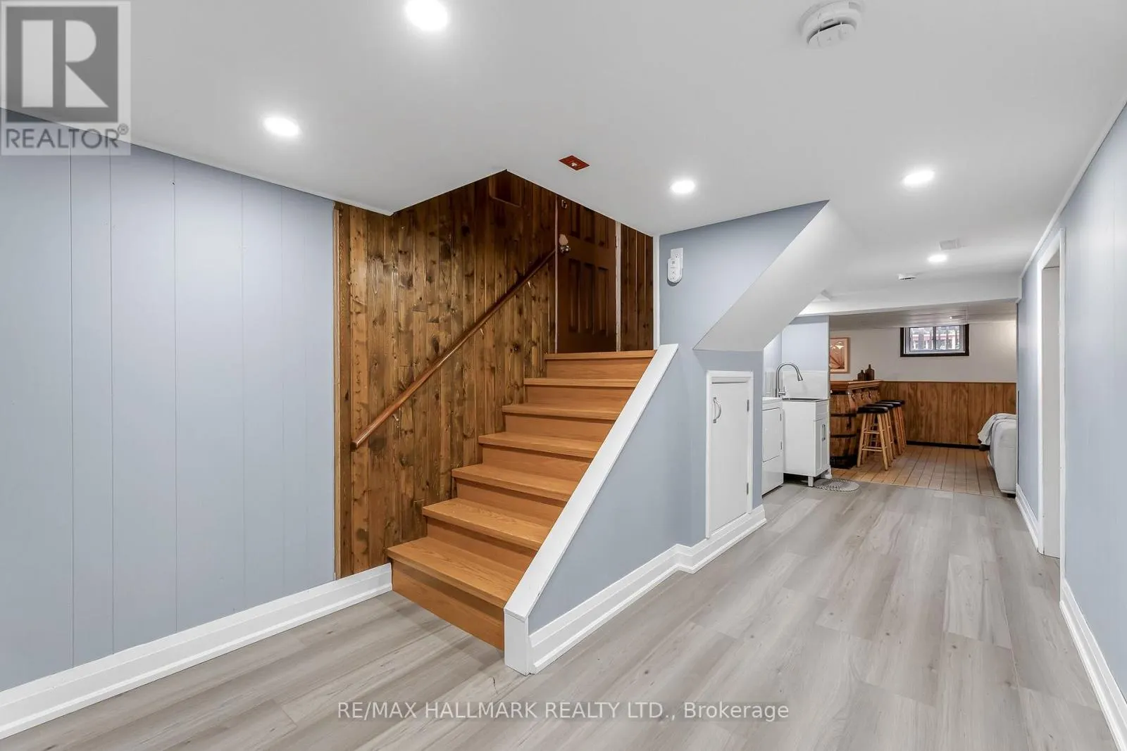 3 ARMADA COURT