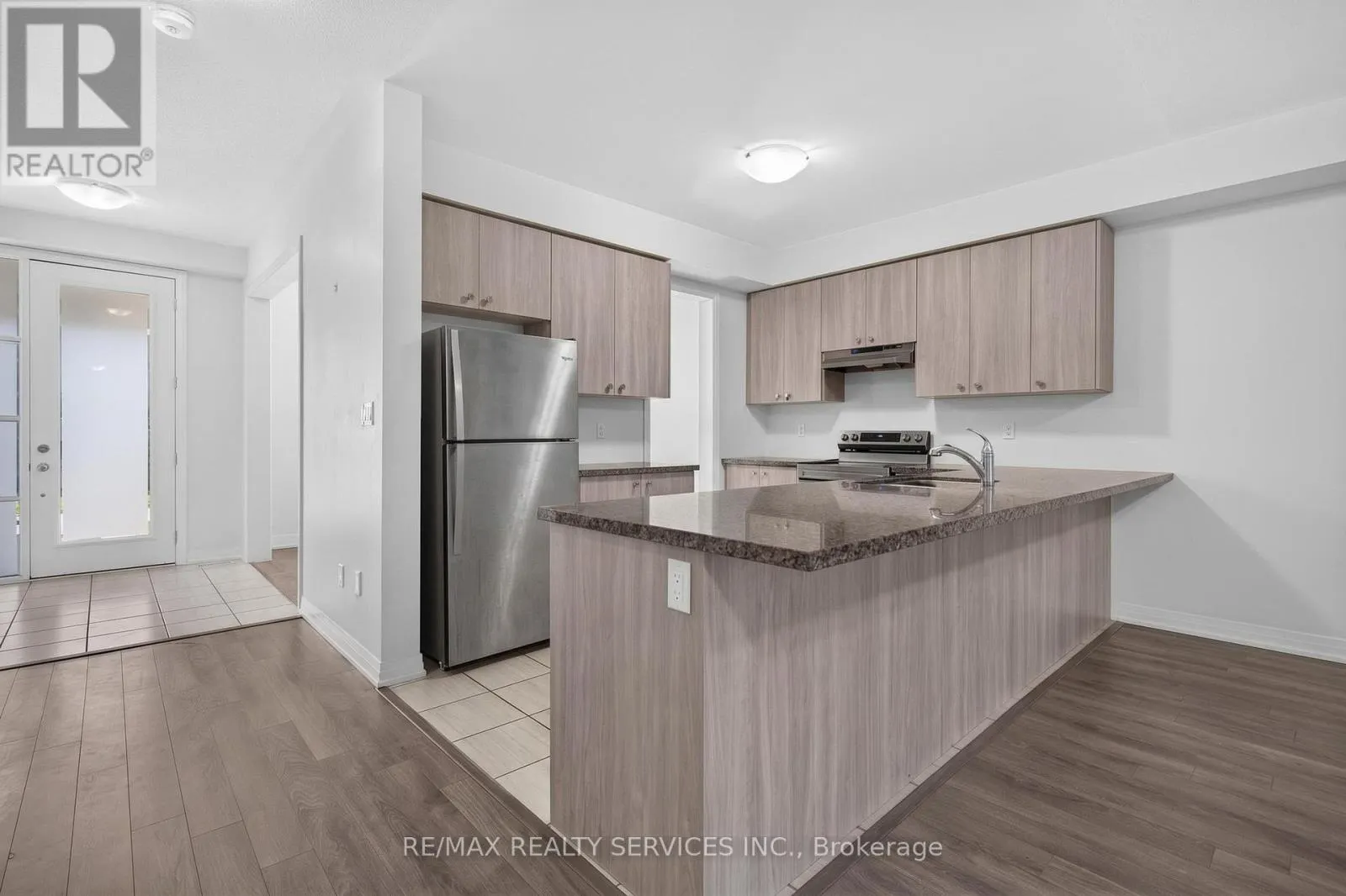 225 CORONATION ROAD