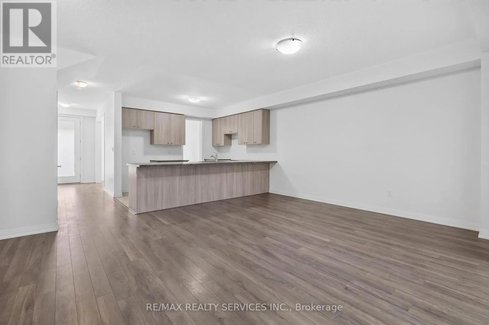 225 CORONATION ROAD