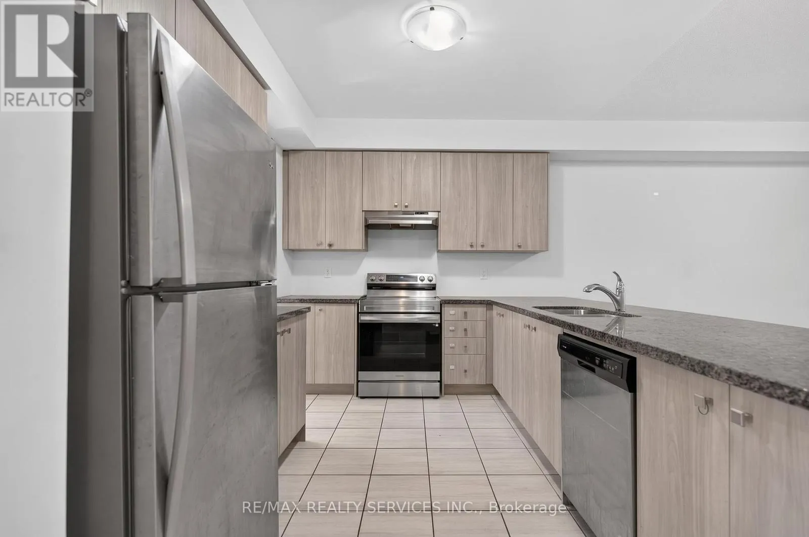 225 CORONATION ROAD