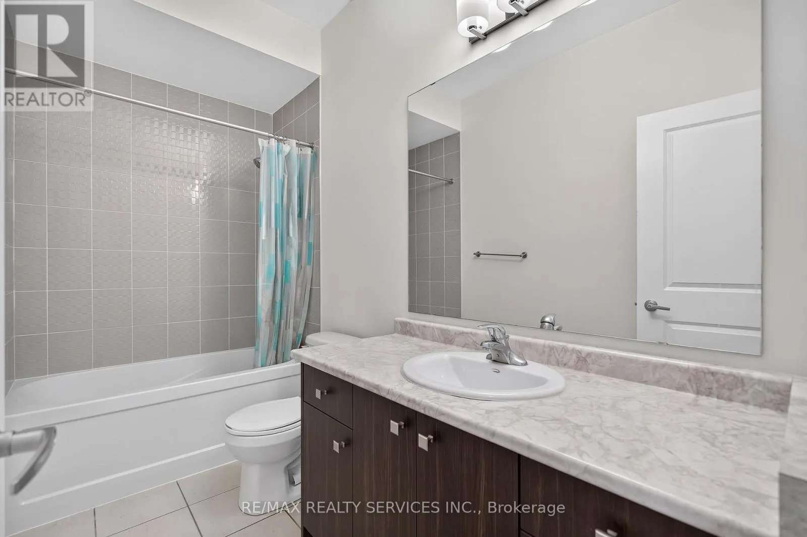 225 CORONATION ROAD