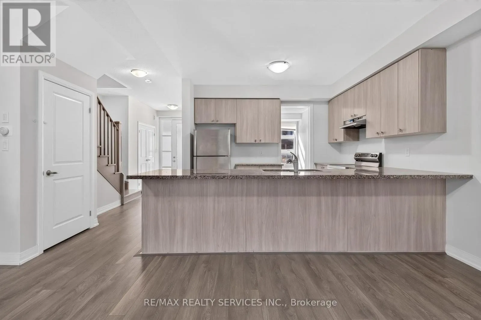 225 CORONATION ROAD