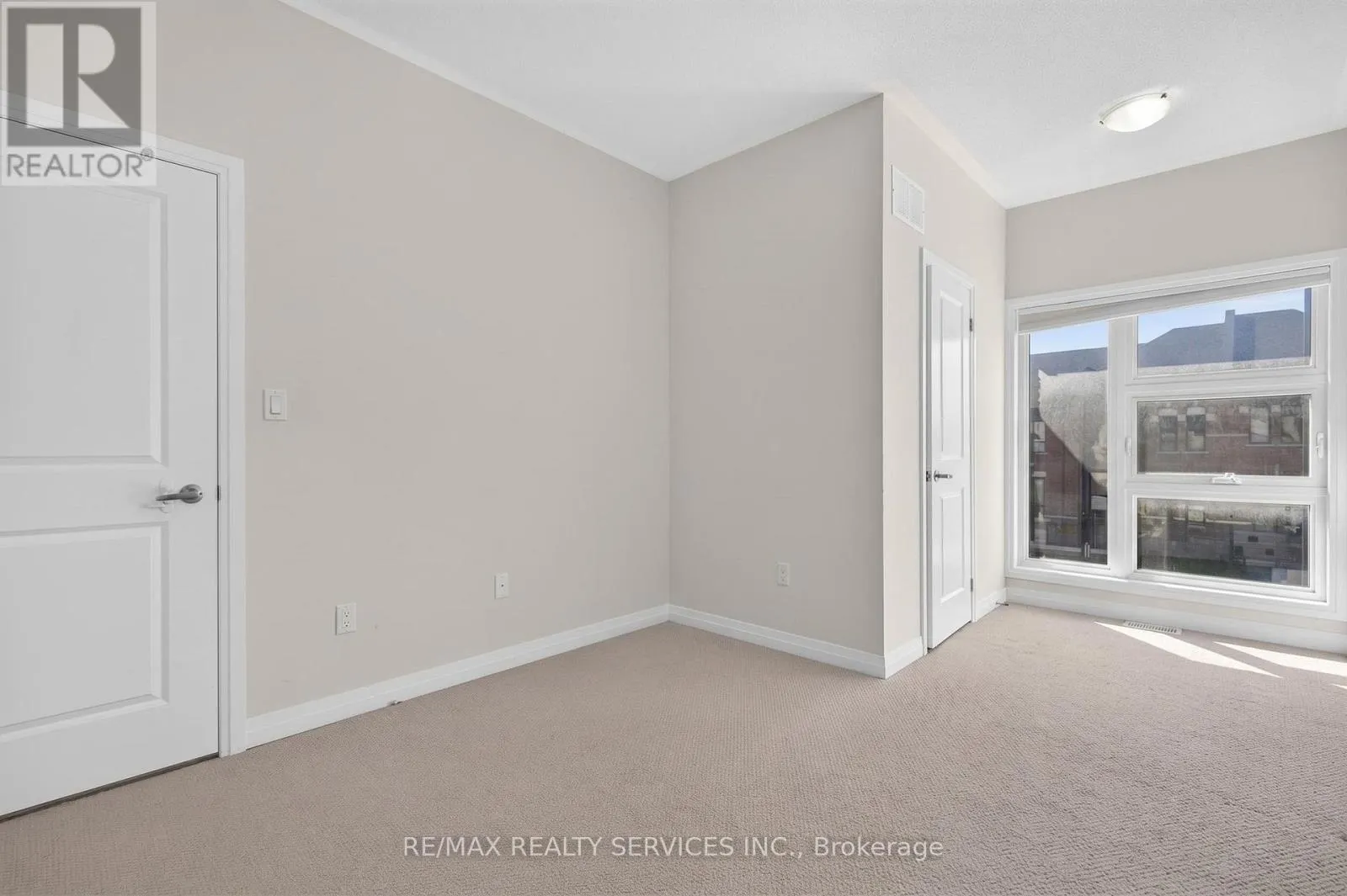 225 CORONATION ROAD