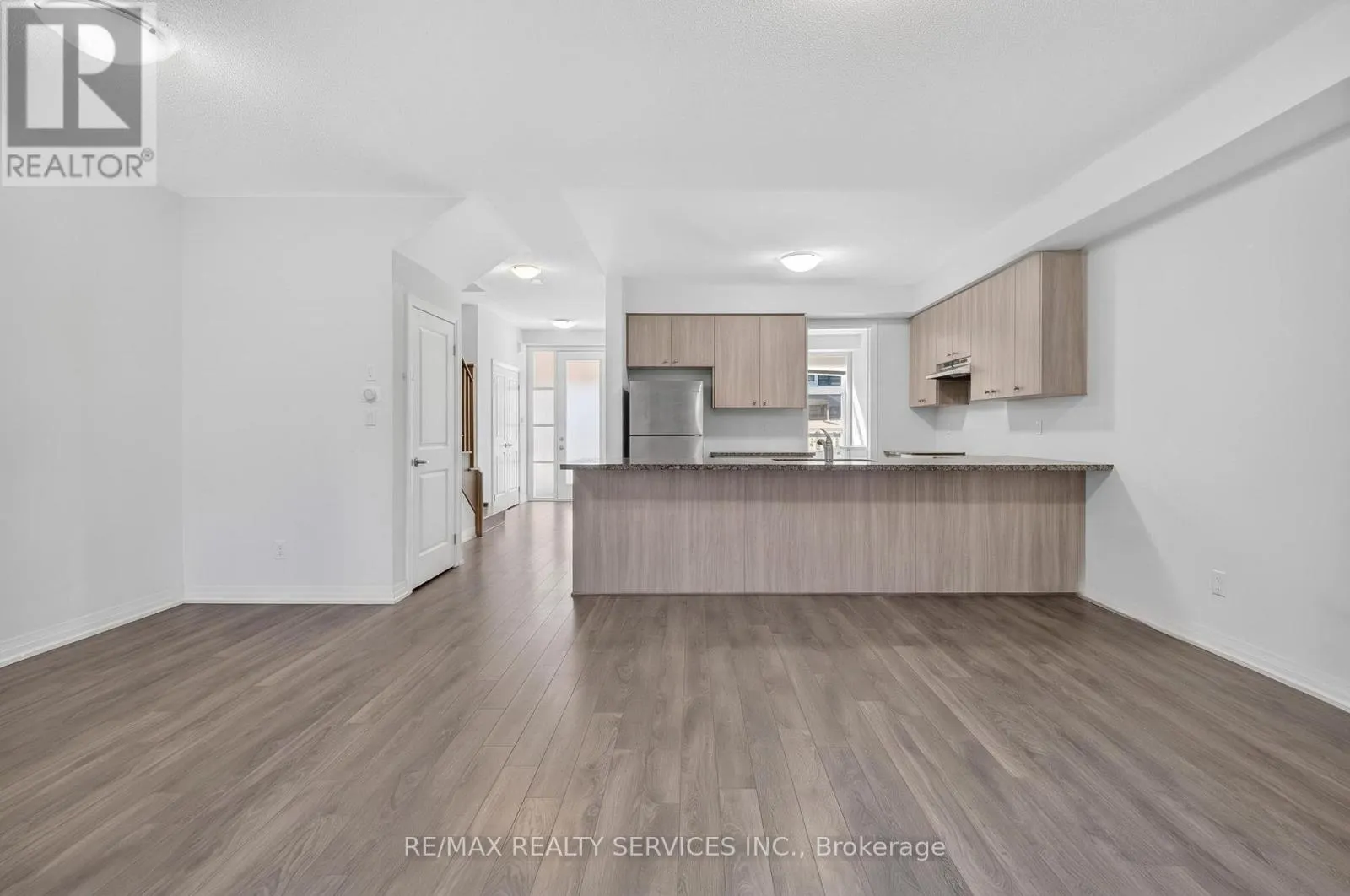 225 CORONATION ROAD