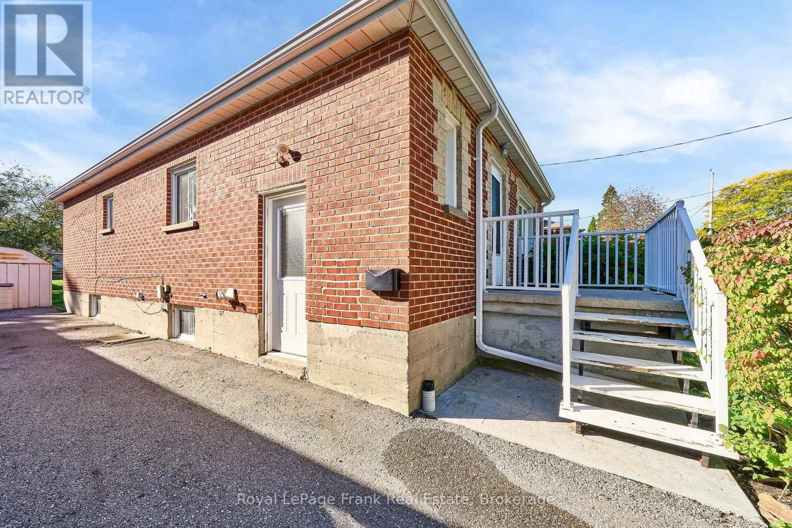 435 WOODCREST AVENUE