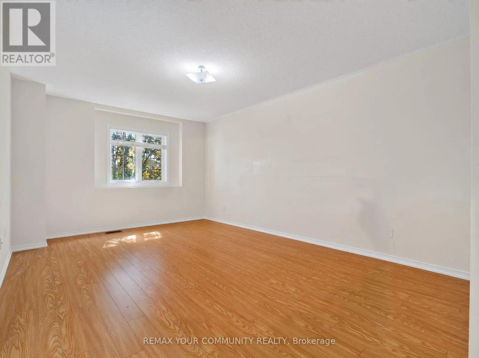 265 SPRUCEWOOD CRESCENT