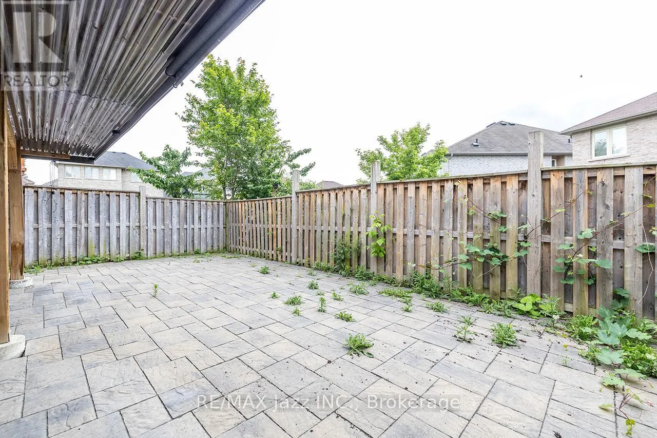 30 LLOYDMINSTER AVENUE