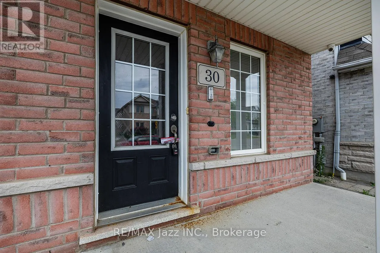 30 LLOYDMINSTER AVENUE