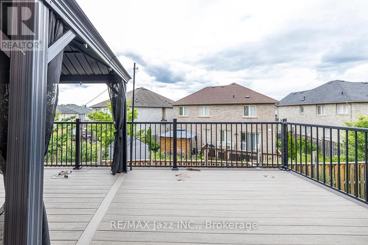 30 LLOYDMINSTER AVENUE