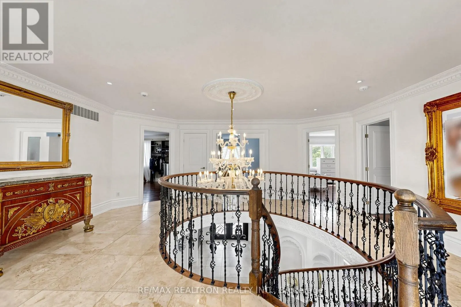 10 BUNTING COURT