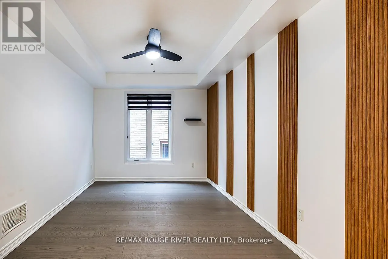 10 MOSES CRESCENT