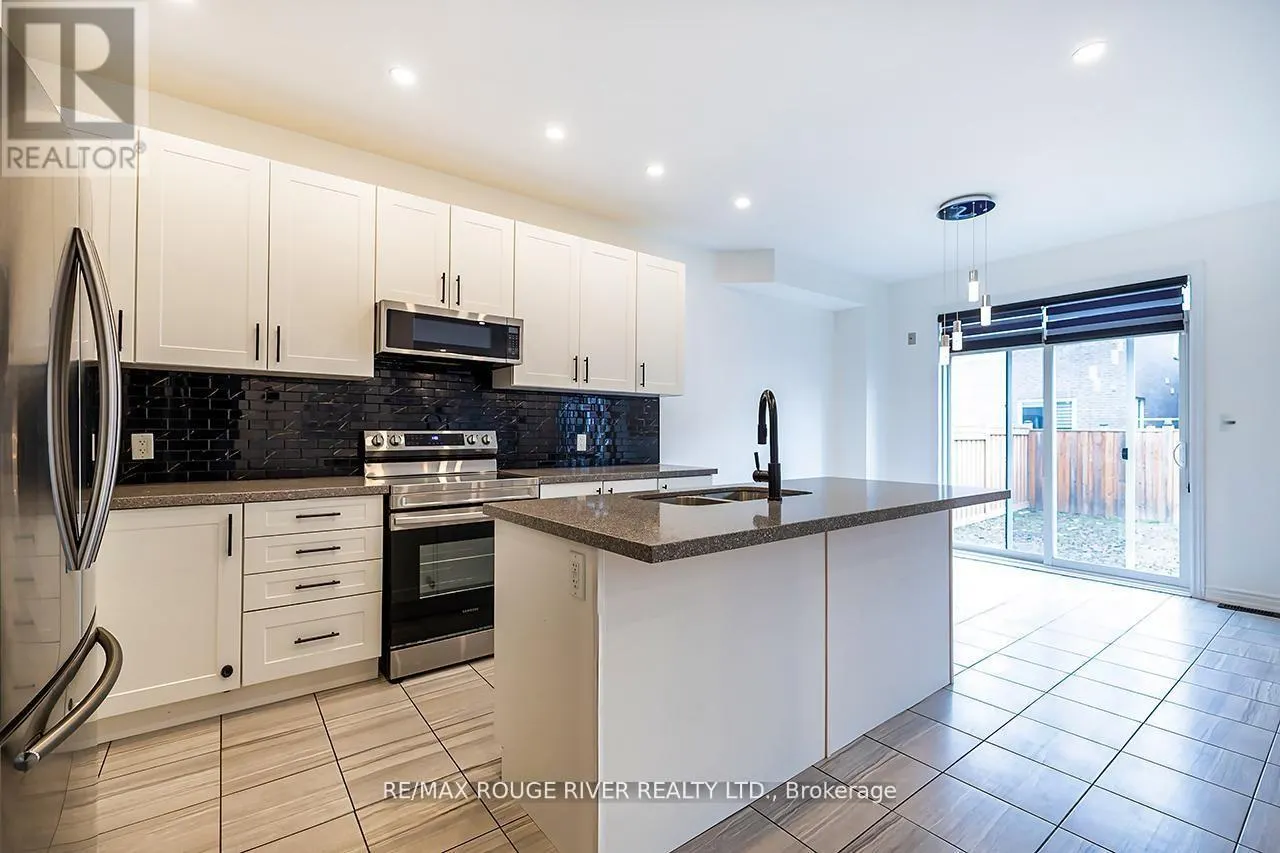 10 MOSES CRESCENT