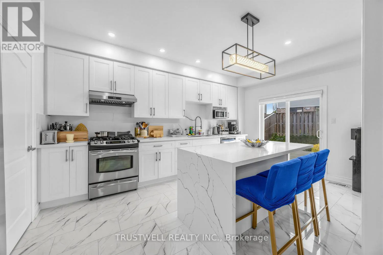 3 WALDRON COURT