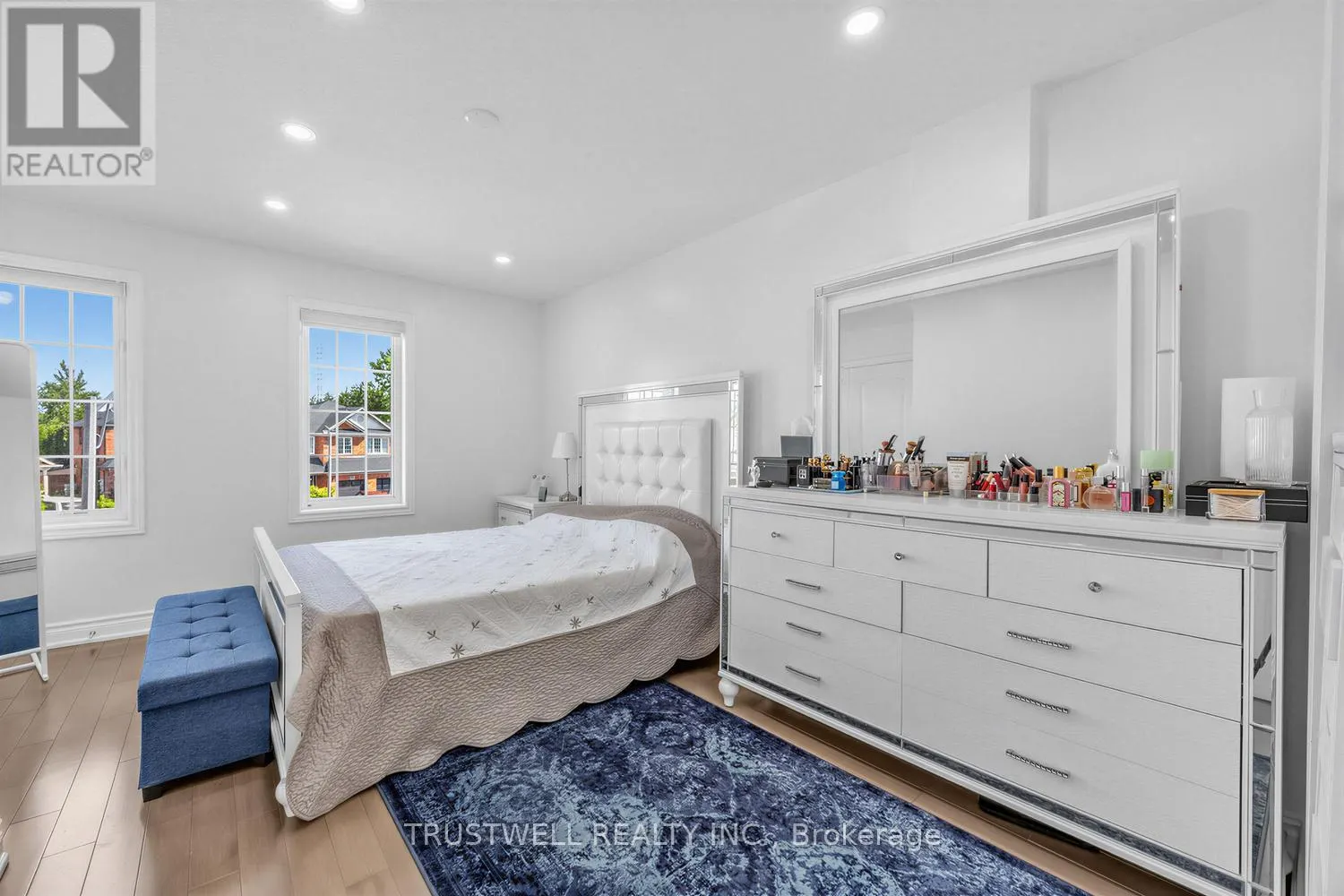 3 WALDRON COURT