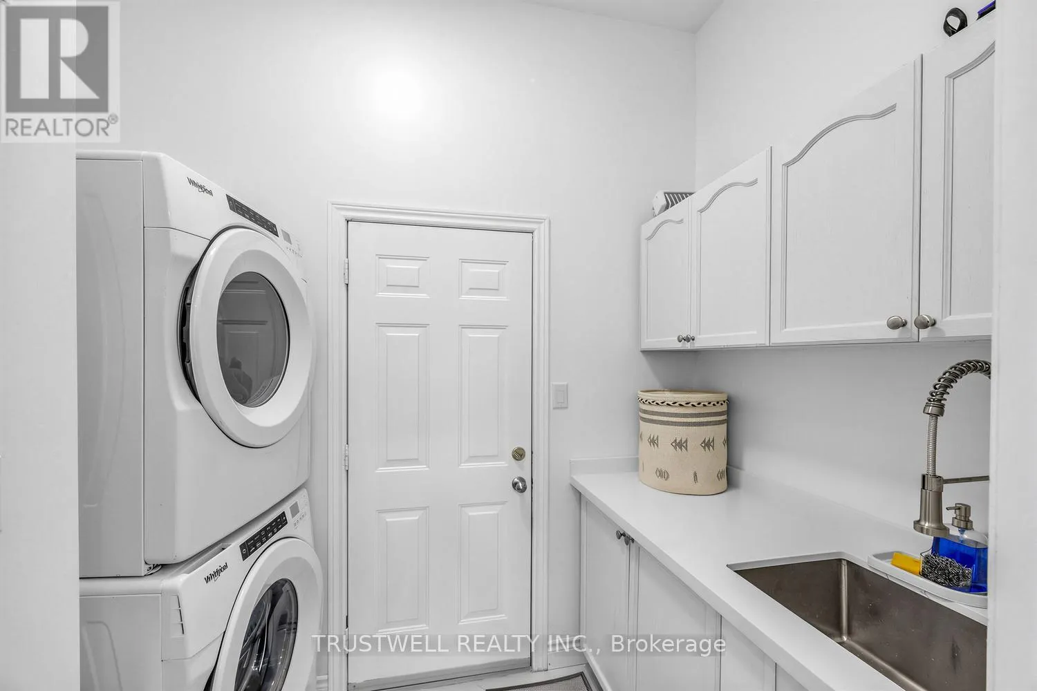 3 WALDRON COURT