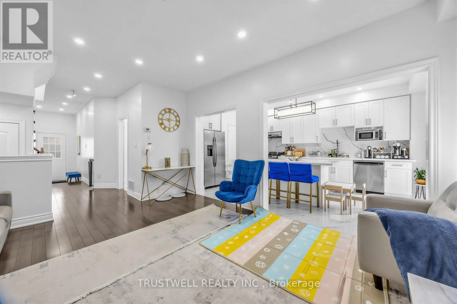 3 WALDRON COURT