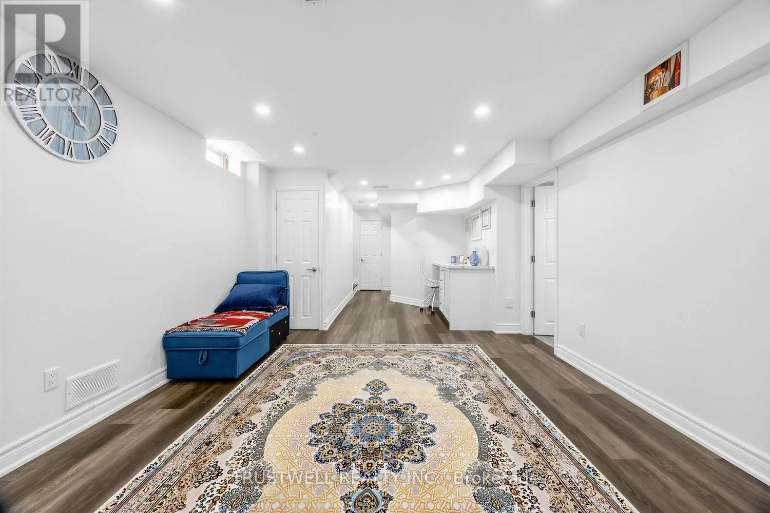 3 WALDRON COURT