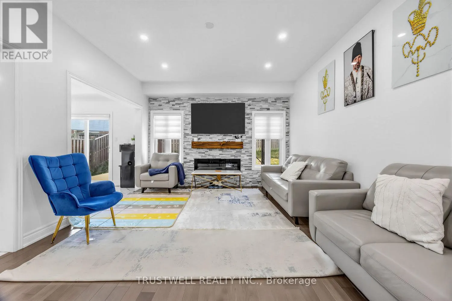3 WALDRON COURT