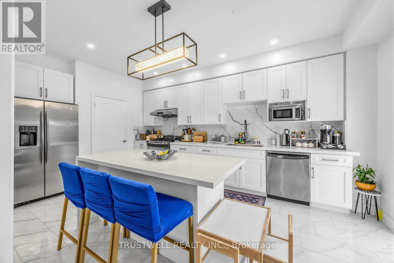 3 WALDRON COURT