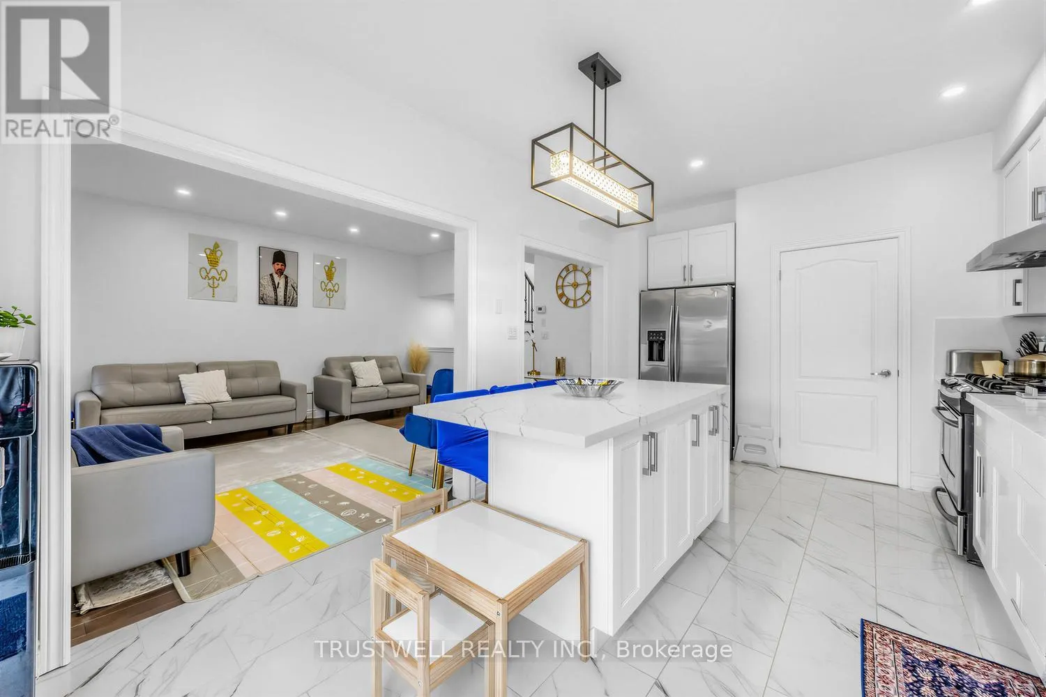 3 WALDRON COURT
