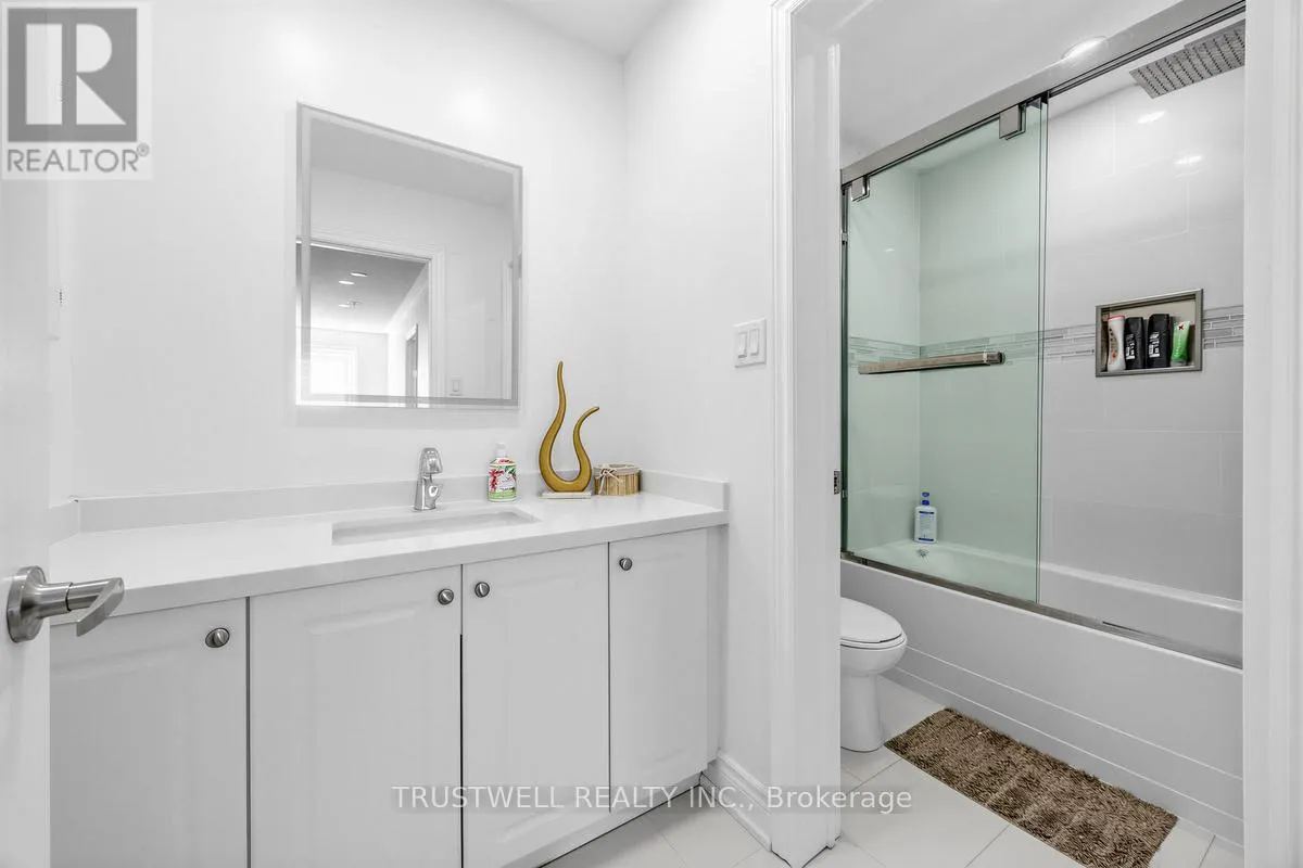 3 WALDRON COURT