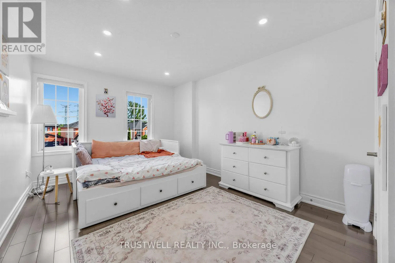 3 WALDRON COURT