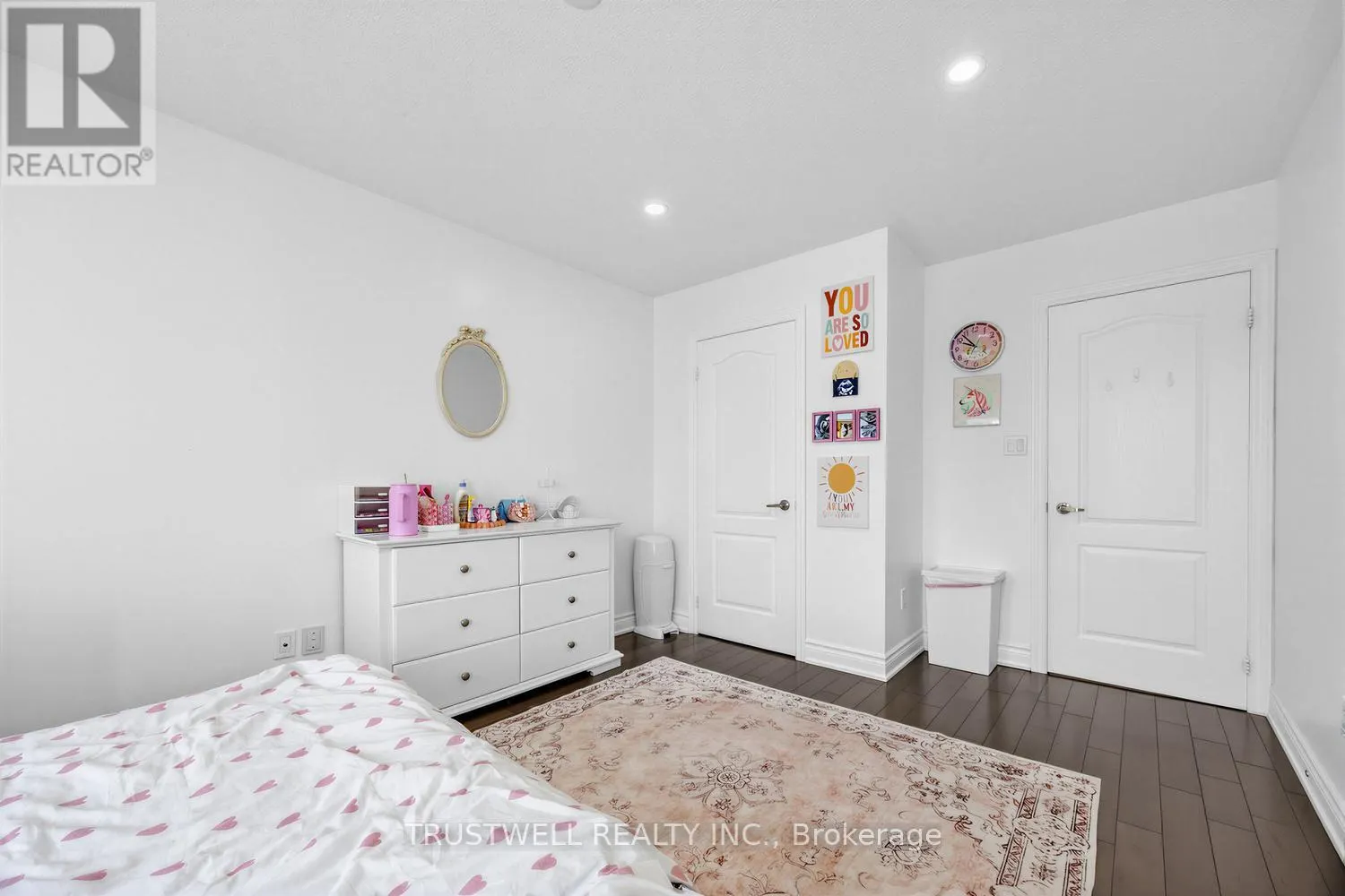 3 WALDRON COURT