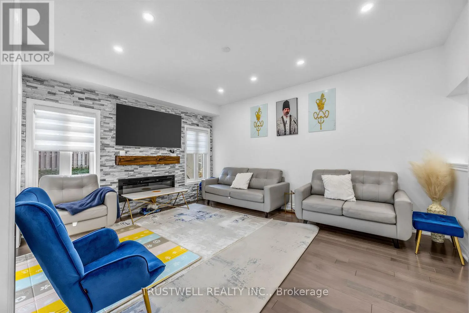 3 WALDRON COURT
