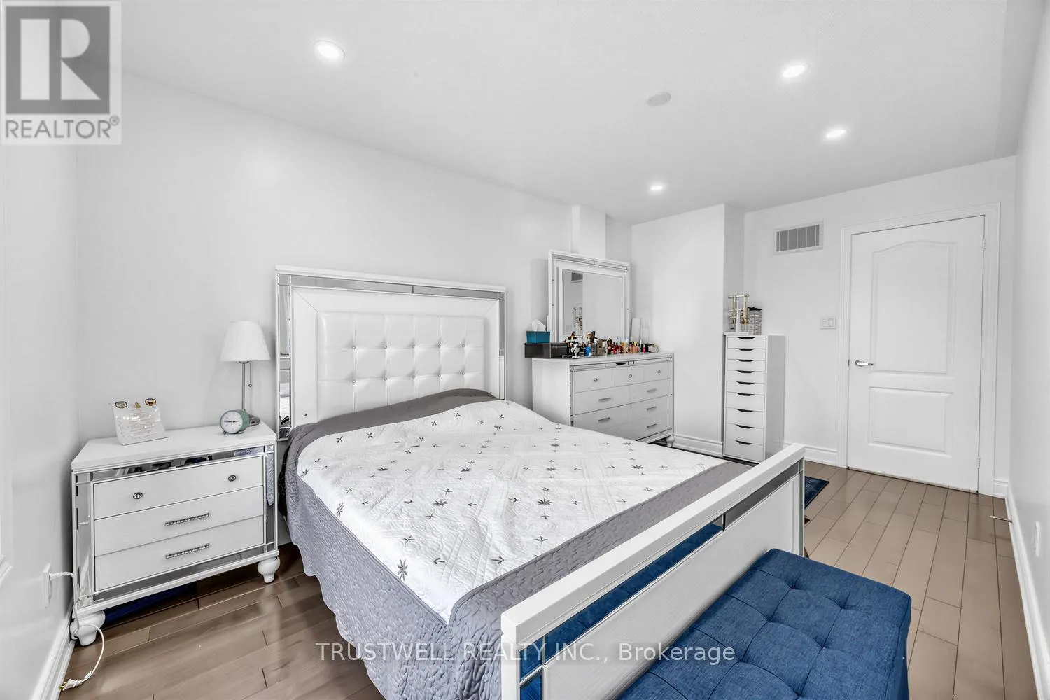 3 WALDRON COURT