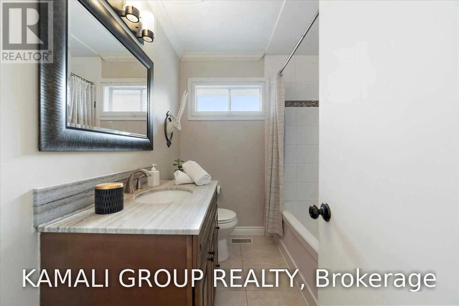 MAIN - 714 GILBERT STREET W