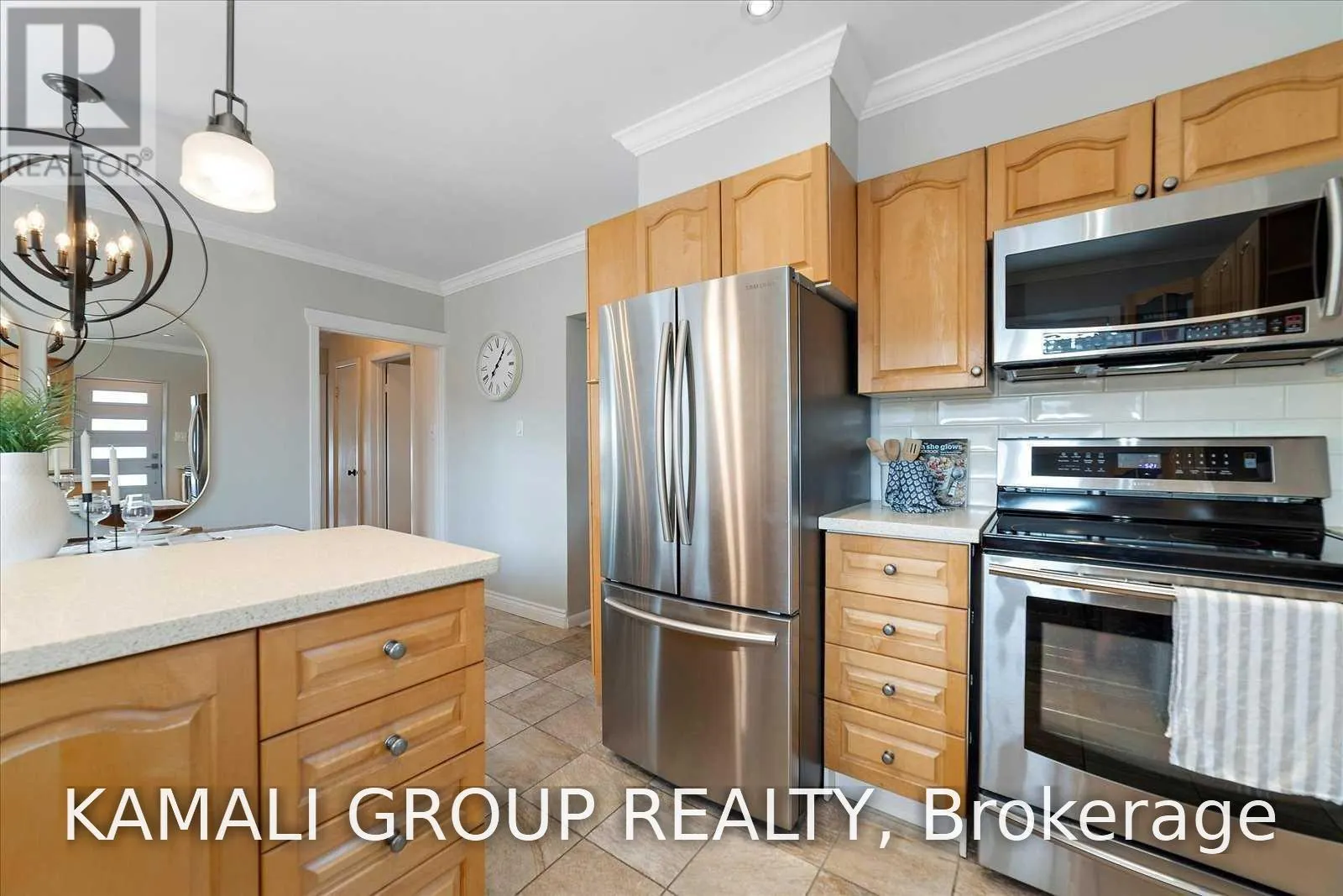 MAIN - 714 GILBERT STREET W