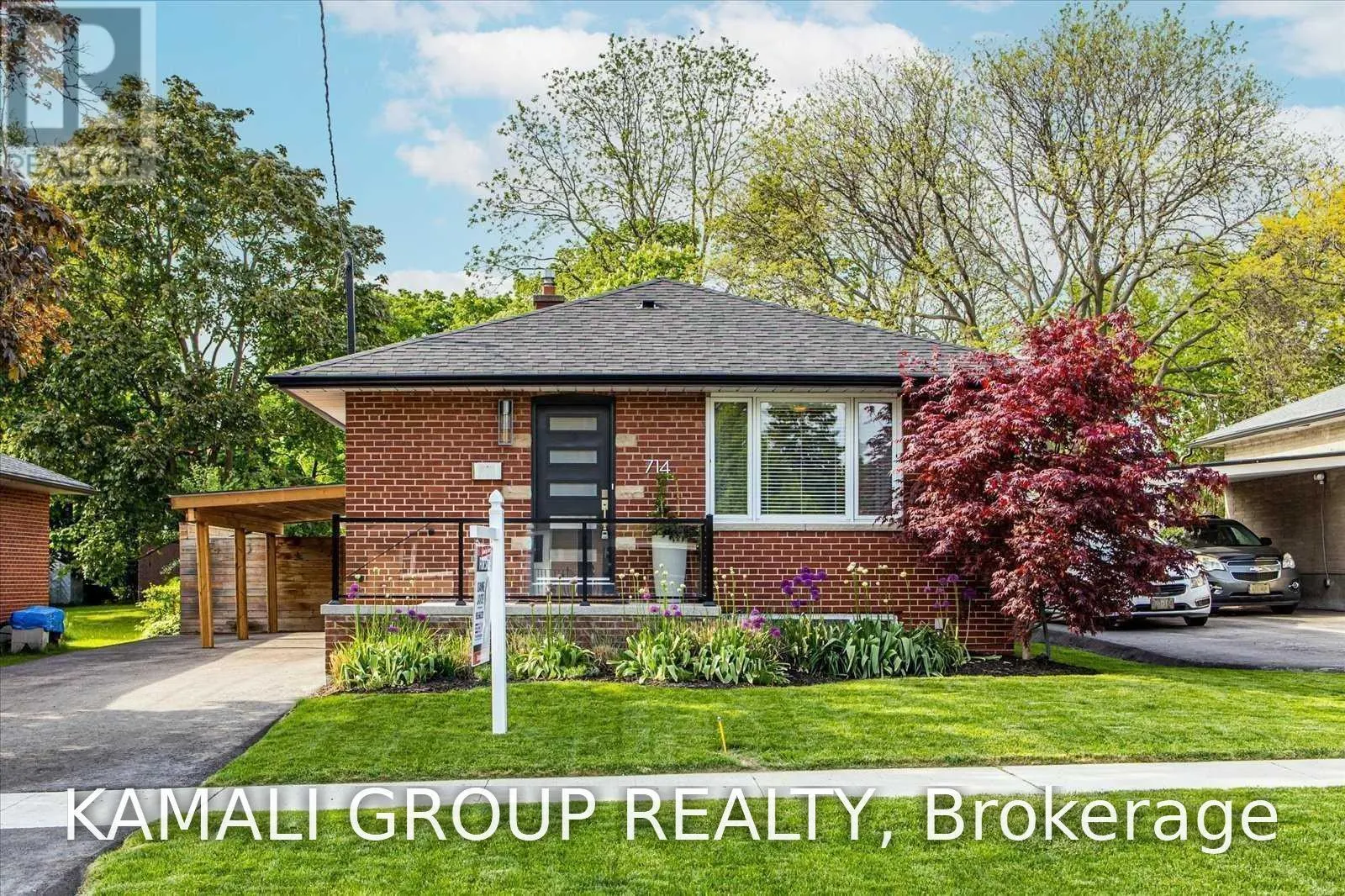MAIN - 714 GILBERT STREET W